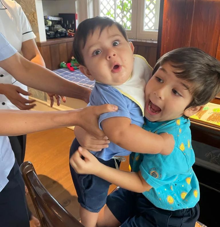 280716081 1027608131188126 4206457779946441518 n Pataudi Brothers Taimur-Jeh, this picture of Kareena's princes was seen wrapped around each other in this way