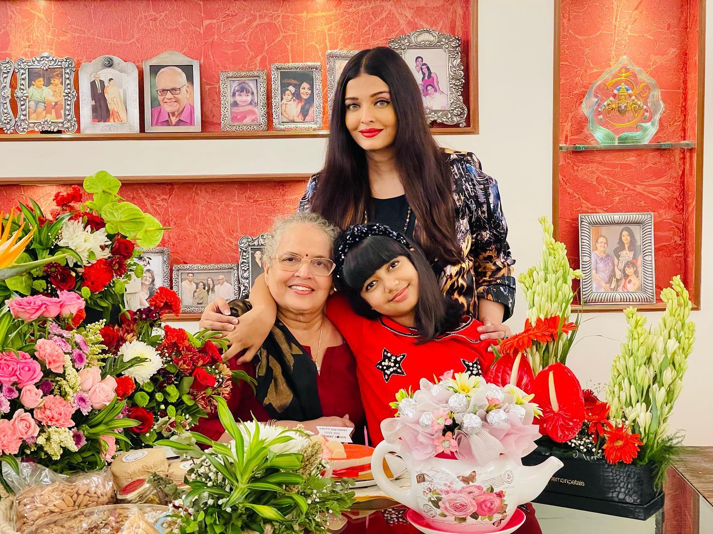 283679962 1651055185248616 7457113423445486950 n Aishwarya Rai celebrated her mother Vrinda's birthday in a very special way, showed a special glimpse of three generations in a single frame
