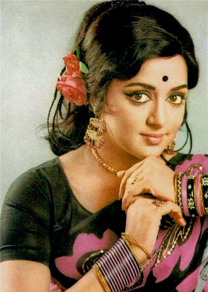 4a499bf3458e843ae5cd513c49b69c2c hema malini vintage bollywood Meet the most beautiful beauties of Hindi cinema history so far, the beauty of number 5 is less appreciated