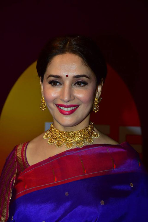 madhuri dixit 26.11.18 1 Meet the most beautiful beauties of Hindi cinema history so far, the beauty of number 5 is less appreciated