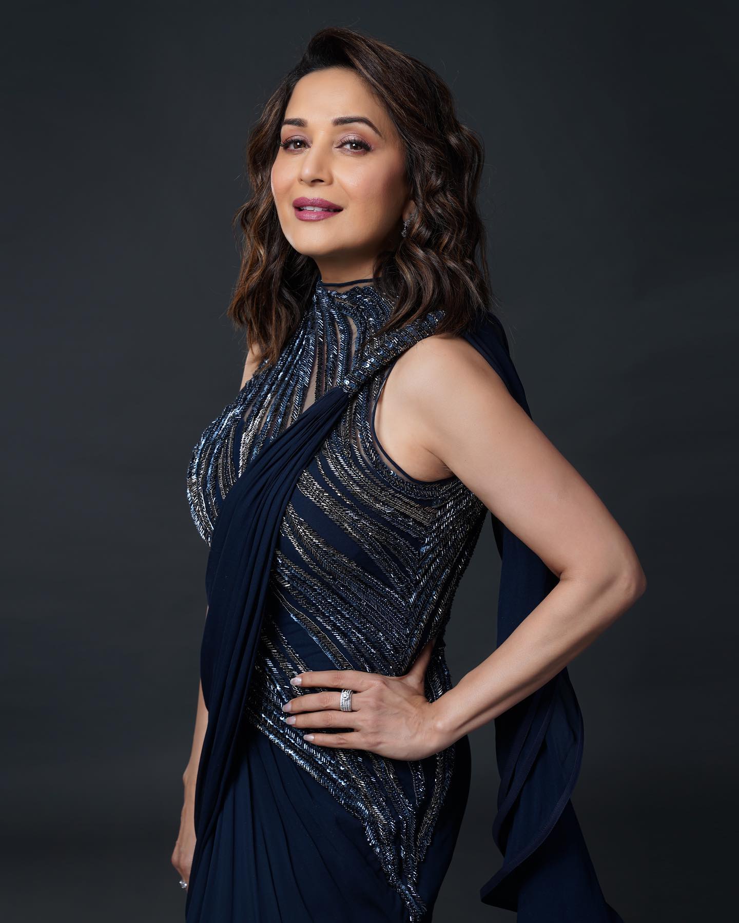 Know that actress Madhuri Dixit is the owner of property worth many crores, she is very fond of expensive and luxury vehicles.